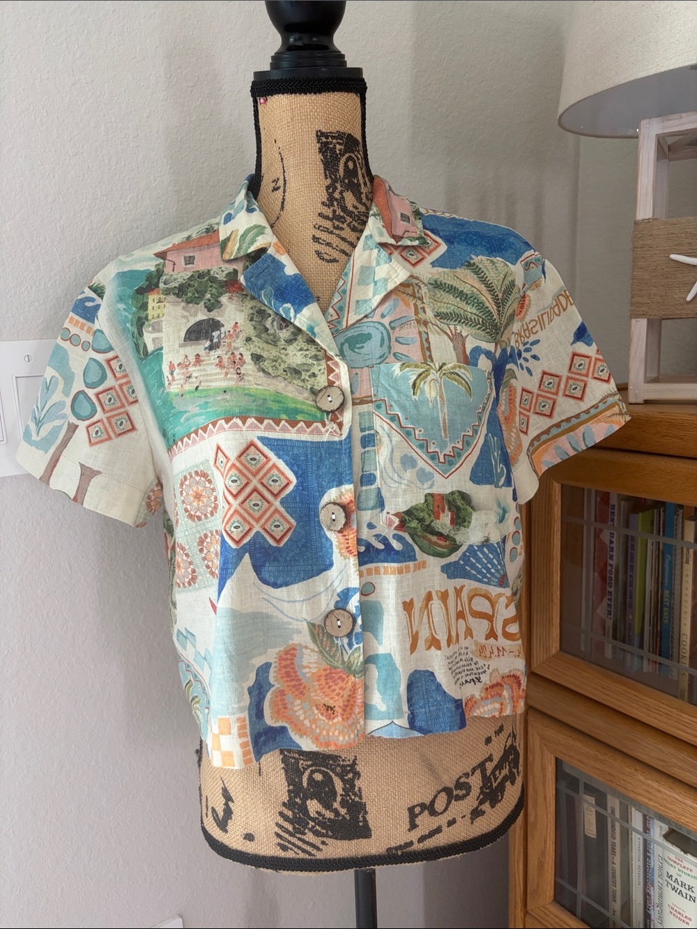 Cropped Tropical Print Button-Front Jacket - Multi